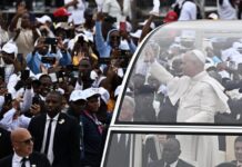 El papa pide que se elimine la lacra de la corrupción en su primera misa en Angola
