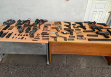 Ocupan arsenal con subametralladoras Uzi y arrestan a hombre en Barahona