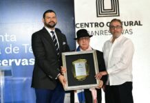 Banreservas reconoce a Giovanny Cruz por su trayectoria y aportes a la escena dominicana