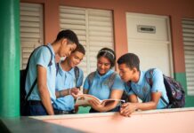 Ministerio de Educación avanza en la reducción sostenida del abandono en Secundaria y refuerza políticas de permanencia escolar