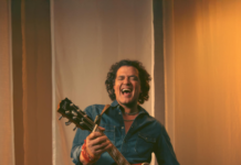 Carlos Vives lanza ‘El último disco Vol.1’, grabado en vivo y con toda la banda