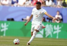 Suecia se cruza en la fiesta de Mbappé y Dembélé