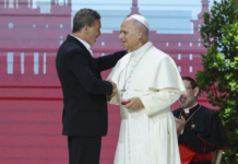 Antonio Banderas ante el papa: «Confieso que soy víctima del hechizo de Dios»