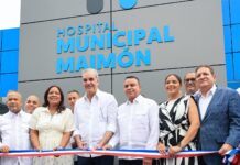 Abinader junto al director del SNS entrega remozado y ampliado el Hospital Municipal de Maimón