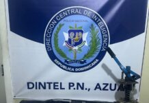 DINTEL ocupa armas de fuego y detiene a tres personas durante allanamientos en Azua