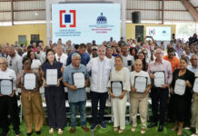 Presidente Abinader entrega 400 certificados de títulos de propiedad en Pepillo Salcedo, llevando seguridad jurídica y nuevas oportunidades de desarrollo a unas 1,600 personas