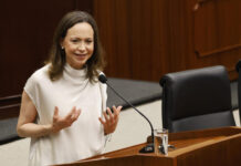 María Corina Machado dice que no ha solicitado protección para regresar a Venezuela
