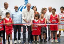 Presidente Abinader inaugura el techado del Centro Educacional Santo Cura de Ars (Cescar) para impulsar el deporte y la formación integral de más de 1,500 estudiantes en Capotillo