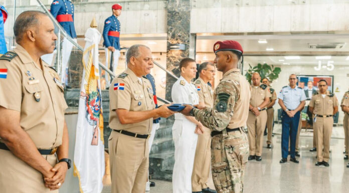 Ministro de Defensa despide equipo dominicano que representará al país en Fuerza Comando Paraguay 2026