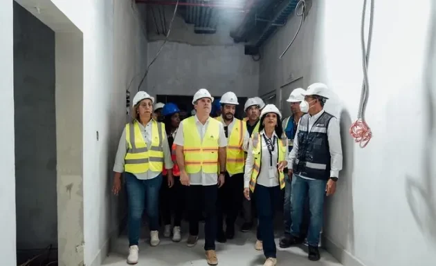Ministro Jean Luis Rodríguez supervisa construcción del Hospital Traumatológico de San Cristóbal