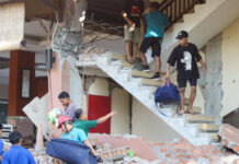 El terremoto causa 68 muertos y cerca de 10.000 desplazados en Indonesia