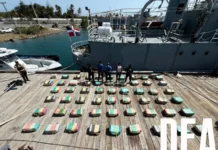 DEA felicita a la DNCD por incautación de 1,360 paquetes de cocaína y destaca fortaleza de alianza con RD
