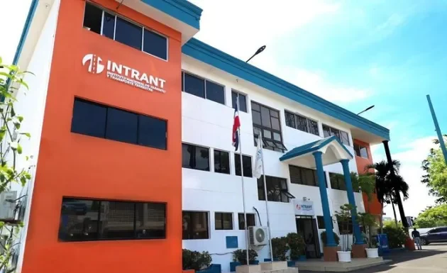 Méndez dispone recuperar técnicos especializados para fortalecer el INTRANT