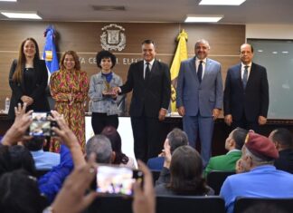 JCE reconoce a la cedulada número 3 millones y anuncia se elimina restricción del mes de cumpleaños para renovar cédula