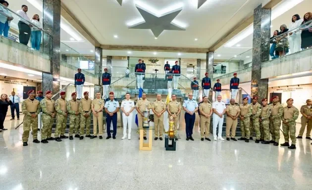 MIDE recibe y condecora a campeones de Fuerza Comando Paraguay 2026 tras histórico primer lugar