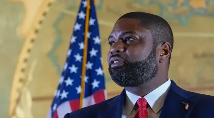 El candidato republicano a gobernador de Florida apoya a Trump «en la caída del régimen» de Cuba
