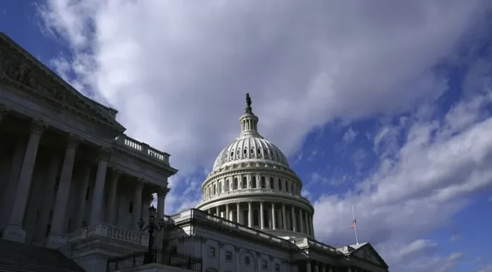 El Senado de Estados Unidos aprueba plan para evitar un cierre de Gobierno antes de las elecciones
