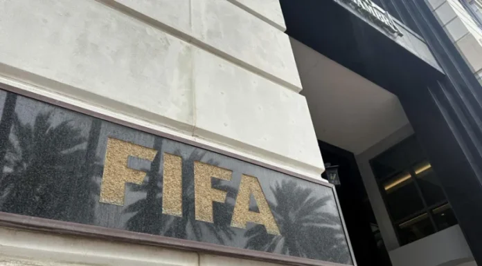 Cesan al Director operaciones de la FIFA que se había opuesto a privatización del Mundial