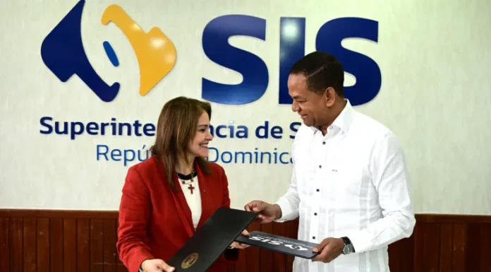 Superintendencia de Seguros y UNIBE acuerdan fortalecer capacitación y cultura de cumplimiento en el sector