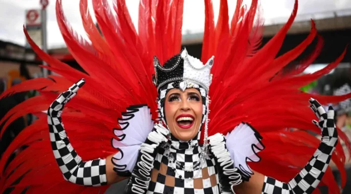 El Carnaval de Notting Hill celebra su 60 aniversario con un gran desfile y sabor canario