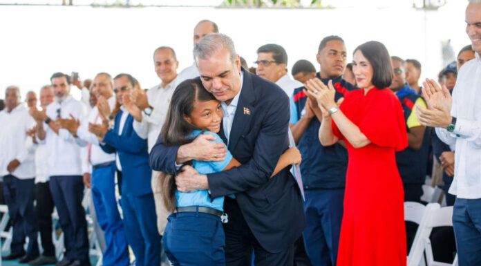 Gobierno del presidente Luis Abinader logra la máxima calificación y excelencia del cuerpo docente nacional