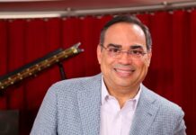 Gilberto Santa Rosa celebra su cumpleaños 64 agradeciendo el cariño de sus fanáticos