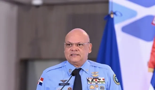 Abinader designa a Enmanuel Marcelino Souffront Tamayo como nuevo comandante de la Fuerza Aérea