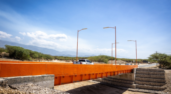 Presidente Luis Abinader inaugura puente sobre río Penitente, en Boca de Cachón, uniendo comunidades históricamente aisladas