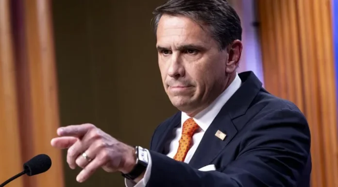 El Senado de EE.UU. confirma a Todd Blanche, exabogado de Trump, como fiscal general