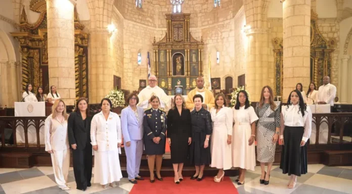 Ministerio de la Mujer conmemora aniversario destacando avances en derechos
