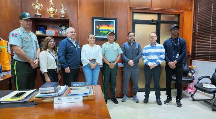 Director de la DIGESETT junto a autoridades locales coordina acciones de plan piloto en entornos de centros educativos en Moca