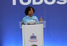 Estudiante de quinto grado invita a niños dominicanos a aprovechar cada día de clases