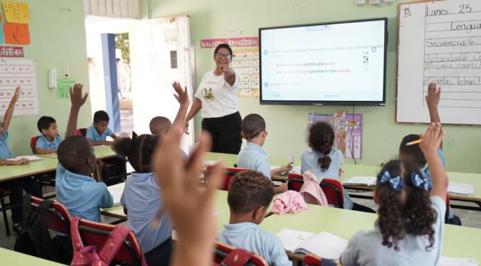 Ministerio de Educación asegura cobertura total de docentes para el año escolar 2026-2027