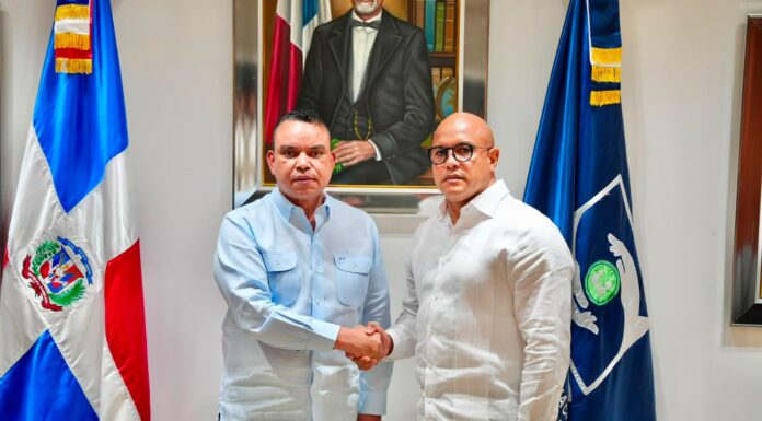 Designan al doctor Gewil Acosta como director interino del Hospital Padre Billini