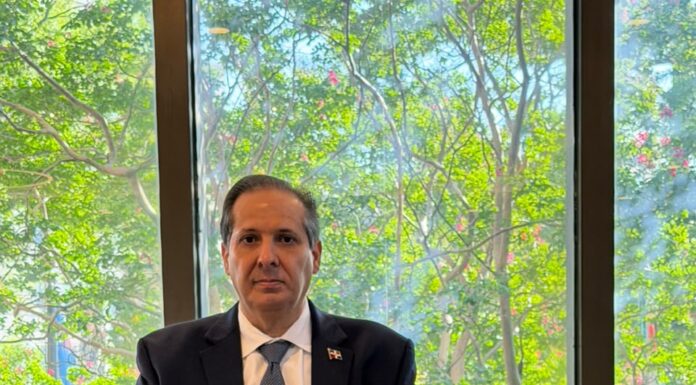 Victor Atallah presenta en Washington los avances que posicionan a RD como referente regional en salud