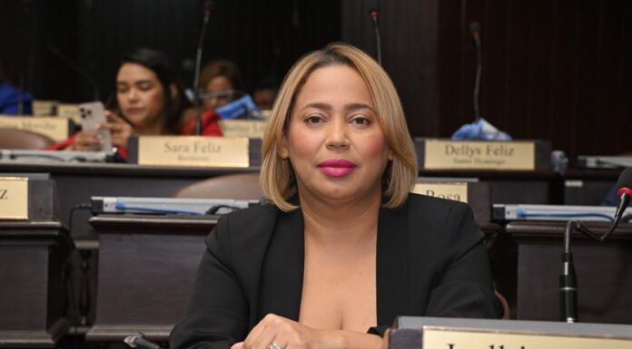 Indhira De Jesús impulsa proyecto para acumular fondos no utilizados en medicamentos.