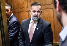 Trump dice que le pidió retirarse de primarias al congresista Cory Mills