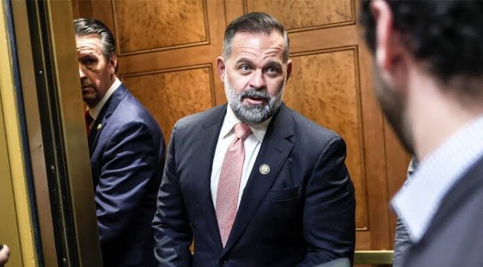 Trump dice que le pidió retirarse de primarias al congresista Cory Mills
