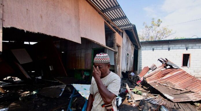 Cerca de medio centenar de muertos y 2.000 evacuados tras terremoto en Indonesia