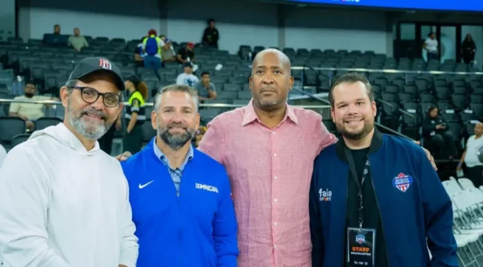 Vicepresidente Ejecutivo de los Knicks visita RD; disfrutó del partido de RD vs Chile