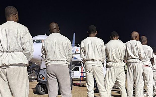 EEUU envía a Haití un tercer vuelo con 78 deportados tras el final del TPS