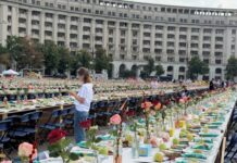 20.000 personas comparten mesa en Bucarest para romper un récord Guinness
