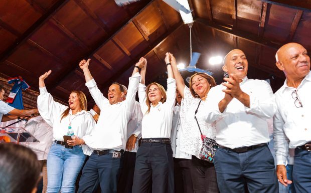 Carolina Mejía consolida respaldo político en Ocoa con juramentación de estructura y asegura que quienes trabajen con ella gobernarán a su lado en 2028