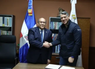 MESCyT y Arajet impulsarán formación de profesionales para expansión de la industria aeronáutica