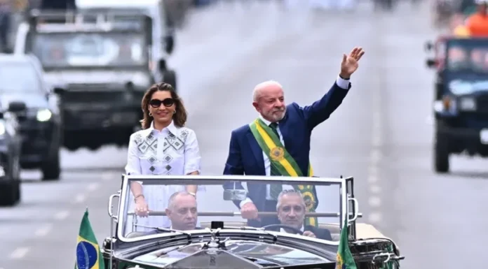 Lula encabeza desfile de la Independencia en plena campaña y tormenta institucional