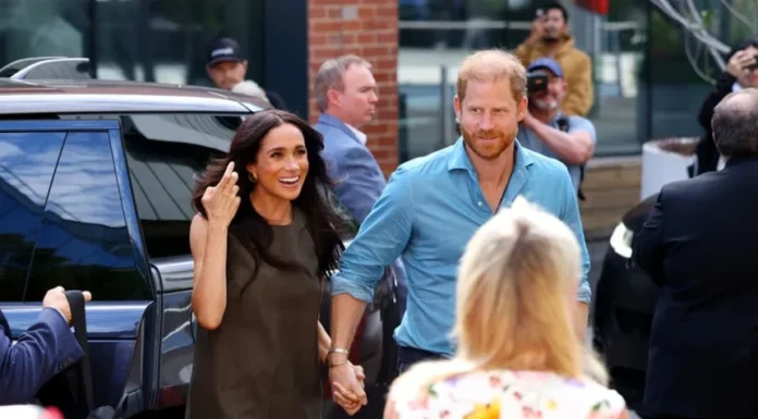 El rey Carlos III afirma que su hijo Enrique y Meghan siguen fuera de la familia real