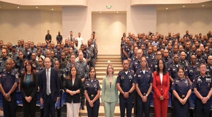 Policía Nacional suma agentes a consulta para prevenir la violencia contra las mujeres