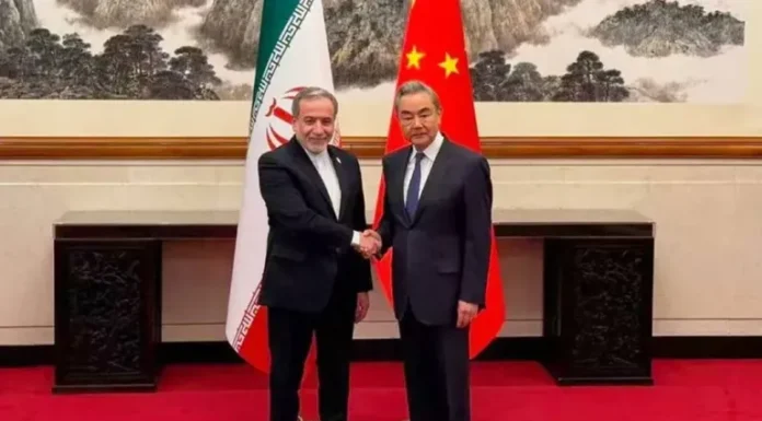 China urge a Irán y EE.UU. a retomar acuerdo de paz y reabrir el estrecho de Ormuz