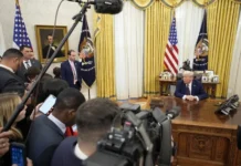Principales cadenas de EE. UU. suspenden cobertura conjunta de Trump tras veto a medios