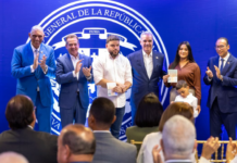 Presidente Luis Abinader inicia entrega oficial del pasaporte electrónico para dominicanos en Nueva York, Nueva Jersey y Boston